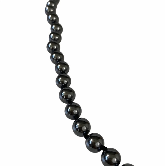 Necklace hematite Long round beads knotted 28” - Picture 4 of 6